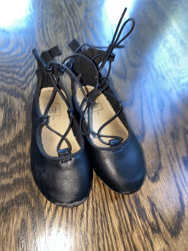 Pisos de ballet Baby Gap de cuero sintético negros talla 7 buen estado $30 estilo otoño Foto 1 de 4