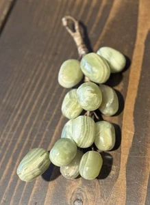 Jade Alabaster Stone Marble Onyx Grape Cluster - Picture 1 of 8