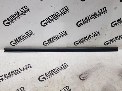 Sello puerta lateral pasajero delantero izquierdo original Renault Kango X61 2007-2019 Foto 1 de 4