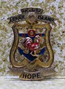 VTG LIONS CLUB RHODE ISLAND DIST. 42 ROOSTER & ANCHOR BADGE 1970'S TRADER PIN - Picture 1 of 3