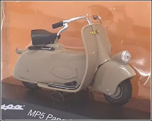Altaya 1/18 Scale Diecast #26 - 1945 Piaggio Vespa MP5 Paperino - Fawn - Picture 1 of 5