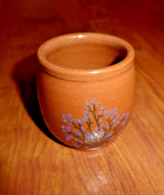 Kleiner brauner Topf Blumentopf Übertopf mit Dekor rund Keramik, Top Zustand - Bild 1 von 3