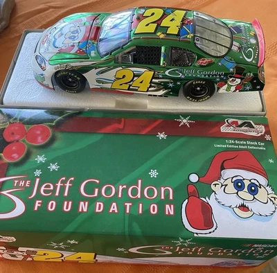 #24 Fundación Jeff Gordon/Coche de vacaciones 2006 Monte Carlo SS color cromo 1:24 Foto 1 de 3