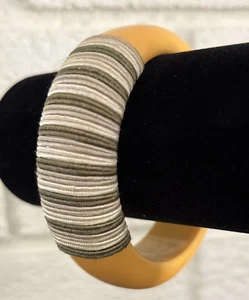 Bakelite Bangle Bracelet String Wrapped VTG 1940s ~ Excellent! - Picture 1 of 7