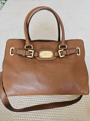 Кожаная сумка с короткими ручками - Michael Kors - Изображение 1 из 4