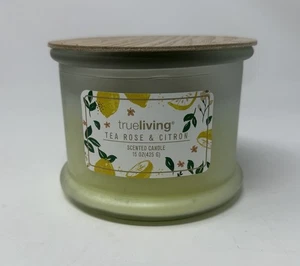 True Living Teerose und Zitrone 15 Oz - 2 Docht Kerze Brandneu  - Bild 1 von 2