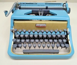 Vintage Underwood Golden Touch Quiet Tab De Luxe Portable Typewriter Blue - Picture 1 of 6