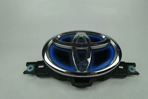 2016-2020 Toyota Mirai Trunk Emblem Between Lights OEM Rear - Picture 1 of 8