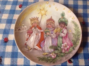 Goebel Nativity Porcelain Collector Plate Three Wee Kings Christmas Kinderland - Picture 1 of 2