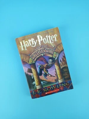 JK Rowling Harry Potter and the Sorcerers Stone Year 1 (1999) Paperback Book L2 Foto 1 de 4