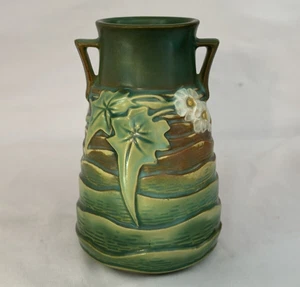 ROSEVILLE POTTERY LUFFA GREEN HANDLED VASE....GREAT MOLD & COLORS! MINT! - Picture 1 of 5