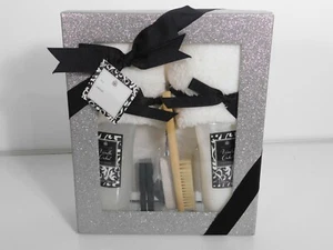 Foot Care Set Simple Pleasures Black and White NWT Vanilla Orchid Lotion & Wash - Picture 1 of 5