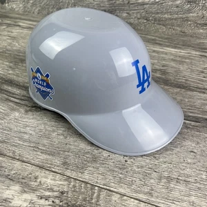 Mini Casco Nacho Bowl Gris (Azul LA) Campeones Mundiales de Los Angeles Dodgers 2024 - Imagen 1 de 6
