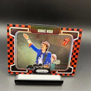 2025 Panini Prizm Rolling Stones #90 Ronnie Wood Red Checker /179 - Foto 1 di 2