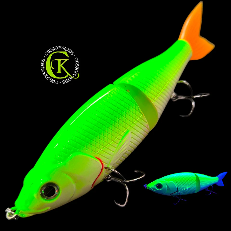 Big Bait 19cm UV Hardbait Wobbler Swimbait Twitchbait Jerkbait Kunstköder Hecht - Bild 1 von 1