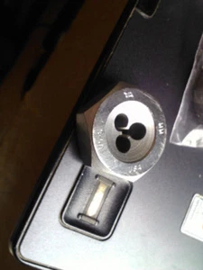 M3 X .50 CARBON STEEL HEX RE-THREADING DIE - Bild 1 von 1