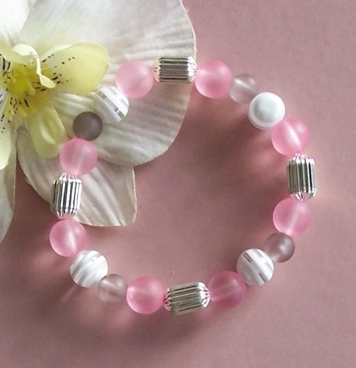 Perlen-Armband rosa grau weiß Spacer Zierelemente silber Unikat Handarbeit 10mm - Bild 1 von 1