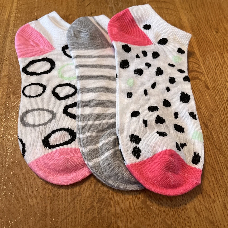 Juego de tres calcetines decorativos para mujer talla 4-10 totalmente nuevos Foto 1 de 1