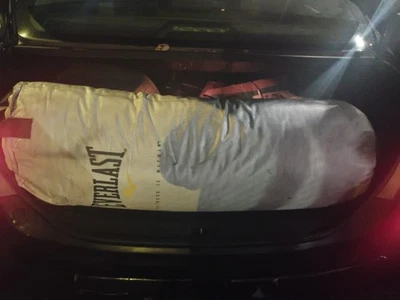 Saco de boxeo pesado Everlast P00001222 40 lb - negro/blanco Foto 1 de 3