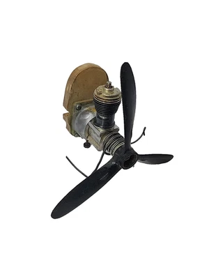 Cox Thimble Drome Vintage Engine - Image 1 of 4