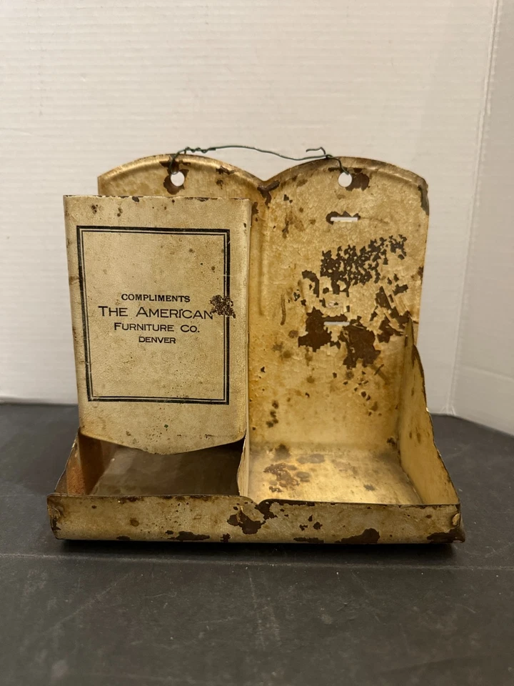 Antiguo soporte de metal publicitario American Furniture Co Denver Colorado Foto 1 de 4