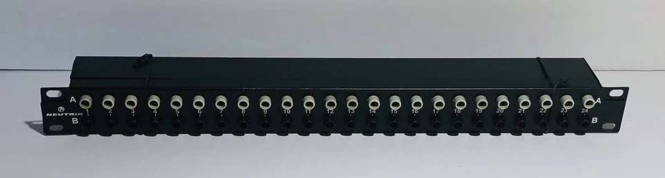 Neutrik NYS-SPP-L1 48-Point Patch Bay 1/4" Jack Patch Panel Black - Image 1 of 4