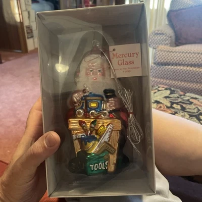 Departamento 56 Adorno grande de banco de trabajo de Santa de vidrio de mercurio soplado/pintado a mano  Foto 1 de 3