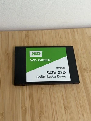 WD Green 240GB 2.5" SATA SSD Solid State Drive WDS240G2G0A - Image 1 of 2