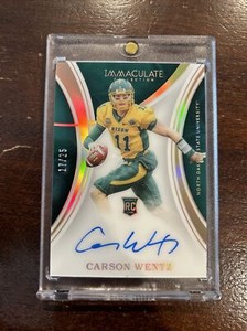 2016 Panini Immaculate Collegiate Gold /25 Carson Wentz #104 Rookie Auto RC