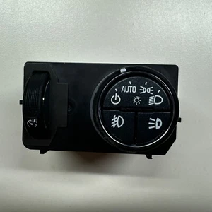 23458495 - Genuine GM Headlamp Switch (Red Light) - 2016-2021 GMC Canyon - Picture 1 of 3