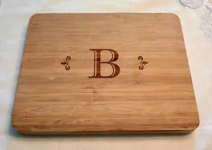 "Taglio in bambù 10"" x 8"" x 3/4"" senza piedi - monogrammato con lettera ""B" - Foto 1 di 3