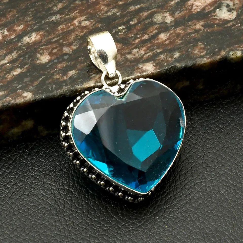 Ciondolo cuore etnico fatto a mano pietra preziosa topazio blu gioielli da donna 2" AP-12803 - Immagine 1 di 1