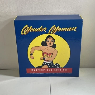 Wonder Woman Masterpiece Edition con figura de acción de 1941 facsímil #1 cómic + libro Foto 1 de 4