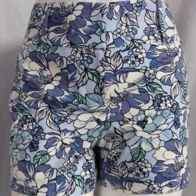 ANN TAYLOR BLUE  FLORAL PRINT CASUAL SIGNATURE FIT CHINO SHORTS SIZE: 6 NWT - Image 1 of 4