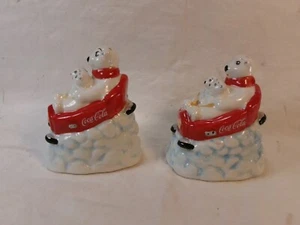 Juego de coctelera de sal y pimienta de trineo con oso polar Coca-Cola con bebés - Imagen 1 de 5