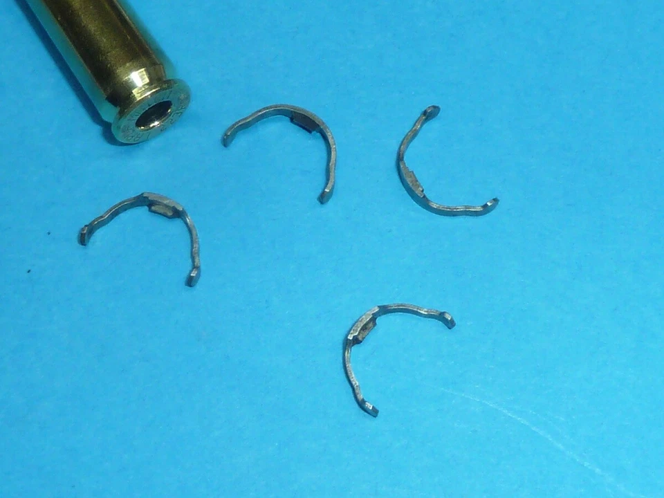 1 (one) NEW Remington 7 or 700 rivetless snap in extractor 223 Rem. bolt face - Image 1 of 4