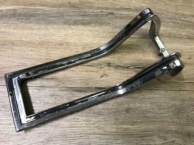 66 Pontiac Beaumont Sport Deluxe 1966 usado GM luz trasera derecha bisel OEM Foto 1 de 4