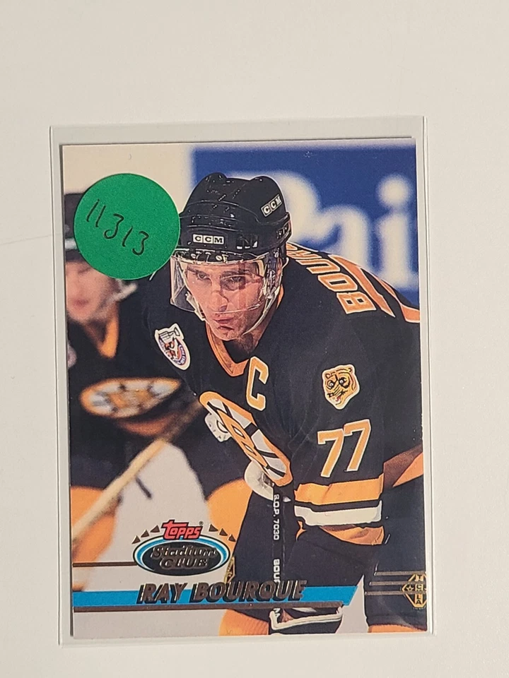 1993-94 Topps Stadium Club Ray Bourque #160 HOF - BOS Bruins  - Image 1 of 1