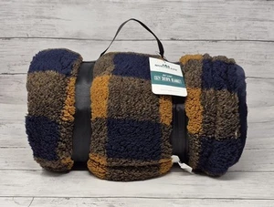 Northeast Outfitters Cozy Sherpa Blanket 50x60” Adult Brown Navy Buffalo Check - Picture 1 of 8