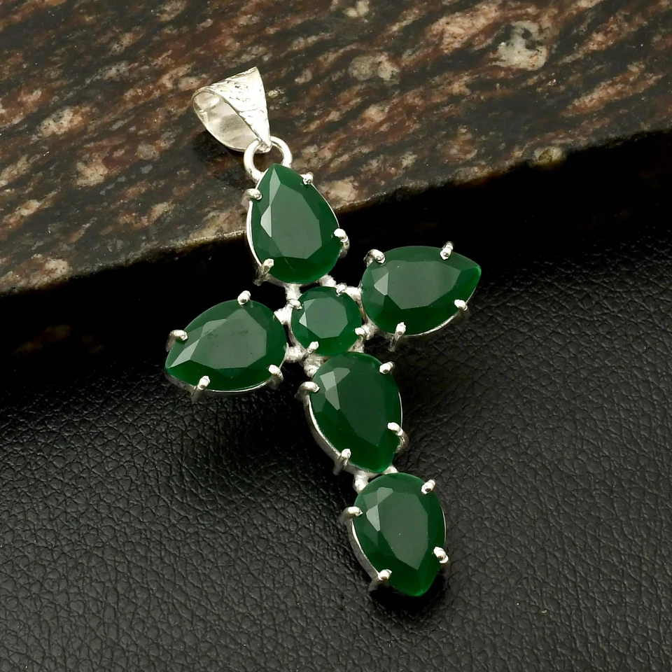 Этническая подвеска в виде креста ручной работы с имитацией изумруда 2,6 дюйма AP-40804 - Изображение 1 из 1