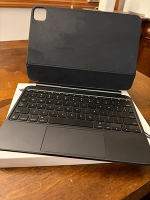 Apple Magic Keyboard for iPad Pro 11-inch M4 A2975  Black MWR23LL/A NOICE! - Image 1 of 4