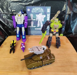 Lot of Transformers Action Figures, Decepticons w/ Accessories, Toys - Picture 1 of 18