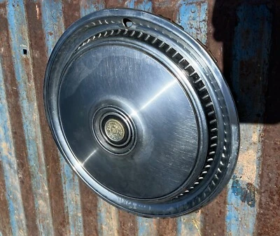 Tapacubos de acero inoxidable Chrysler Córdoba 14" usados de los años 70 80 Foto 1 de 2