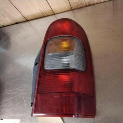 Conjunto de luz trasera derecha PONTIAC MONTANA VAN 99 00 01 02 03 04 05 Foto 1 de 2