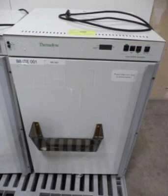 Incubadora de uso general Barnstead/Thermolyne I42045 tipo 42000 +70°C 120V Foto 1 de 4