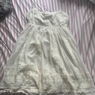 Nuevo con etiquetas Mini Vestido Abercrombie And Fitch Archive Collection Blanco Gasa Talla Pequeña Foto 1 de 4