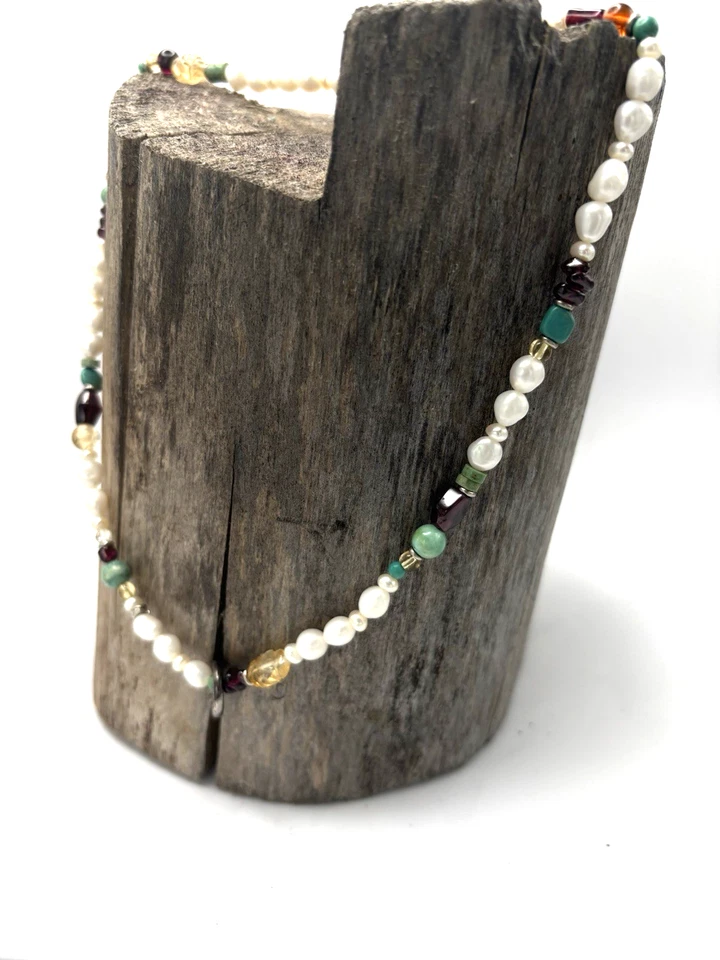 Collar de perlas, piedras preciosas y esterlinas de pájaro peyote Foto 1 de 4