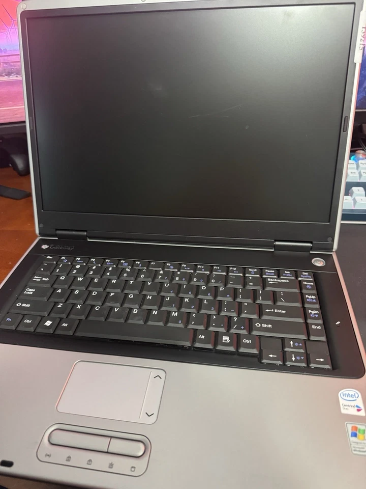 Gateway MA6 M465-E Laptop 15.6" Intel Core Duo, Tested WITH CHARGER READ PLEASE - Image 1 of 4