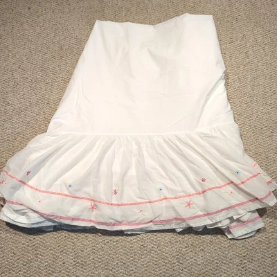 Falda Cama Doble Pottery Barn Niños Polvo Volantes Rosa Floral Flores Bordadas Foto 1 de 4