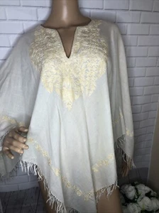 Elfenbeinfarbener Baumwollpullover Cape Bommel Fransen Einheitsgröße bestickt - Bild 1 von 9
